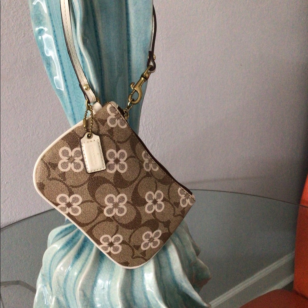 Coach Paton Clover Signature Wristlet Ivory Khaki Coated